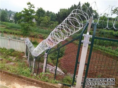 金属网片防护栅栏